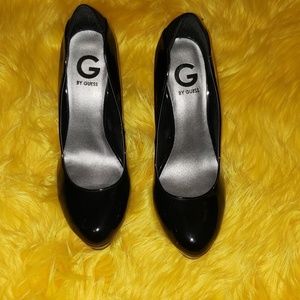 Guess Patten leather black pumps